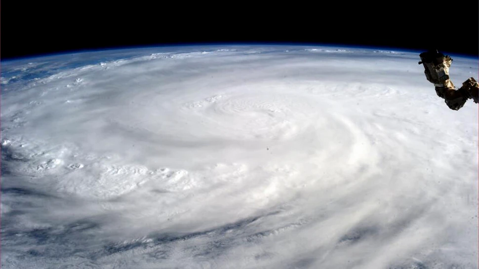 Fotografia zilei – Super taifunul Haiyan