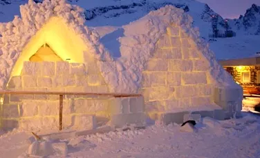 Hotelul de Gheaţă de la Bâlea Lac, construit în condiţii extreme – temperaturi sub zero grade, vânt de 100 km/h – FOTO