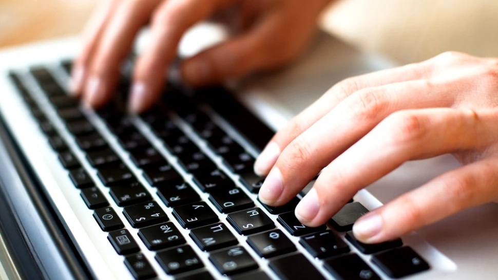 Sindromul tunelului carpian, boala care îi afectează pe cei care lucrează mult la calculator