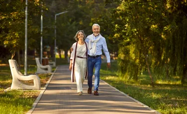 O singură plimbare zilnică de o oră ar putea prelungi viața cu șase ore