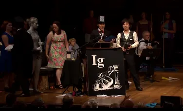Au fost decernate cele mai inedite trofee ale ştiinţei – Premiile Ig Nobel, ediţia 2012 (VIDEO)