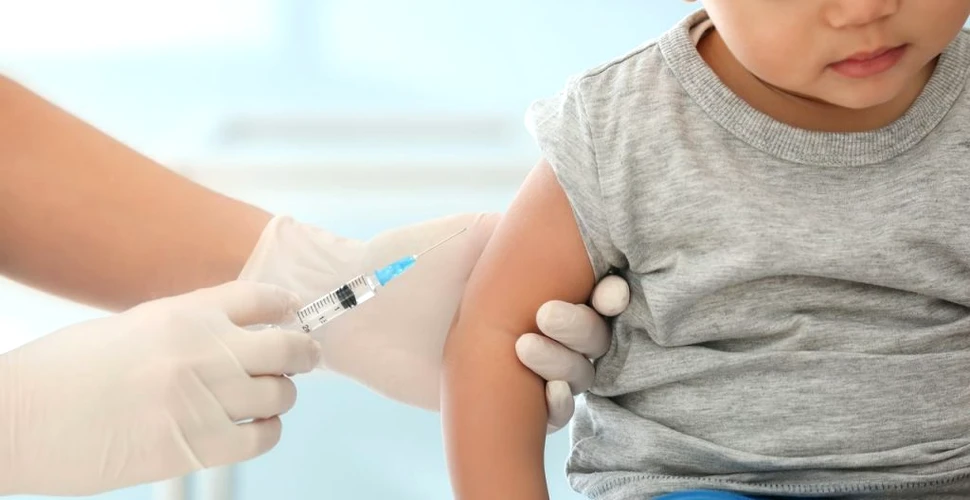 Copiii trebuie vaccinați. Ce spun directorii institutelor de sănătate publică din Regatul Unit