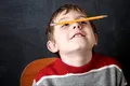 „Clovnul clasei” ar putea fi, de fapt, cel mai deștept copil din încăpere. Rezultatele surprinzătoare ale unui studiu