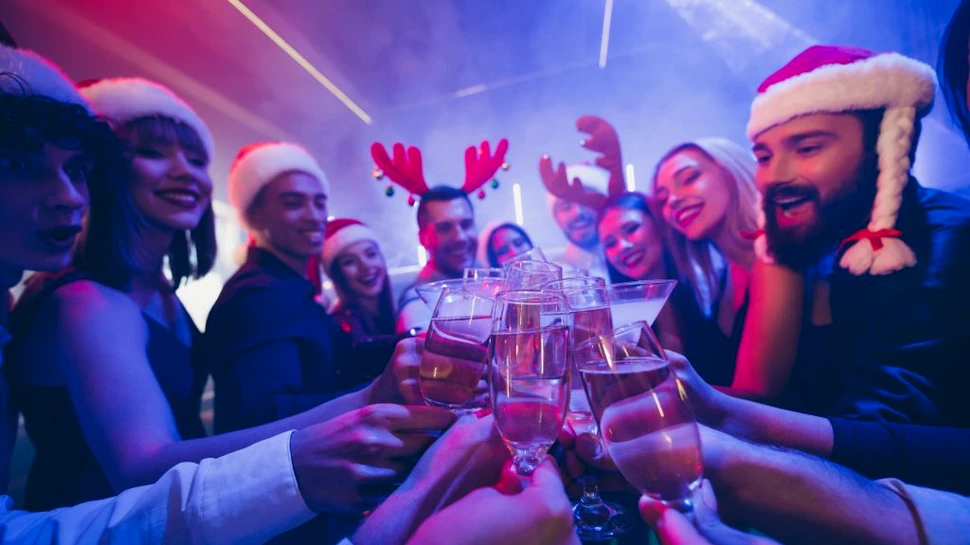 Câte dintre companii își recompensează angajații la final de an