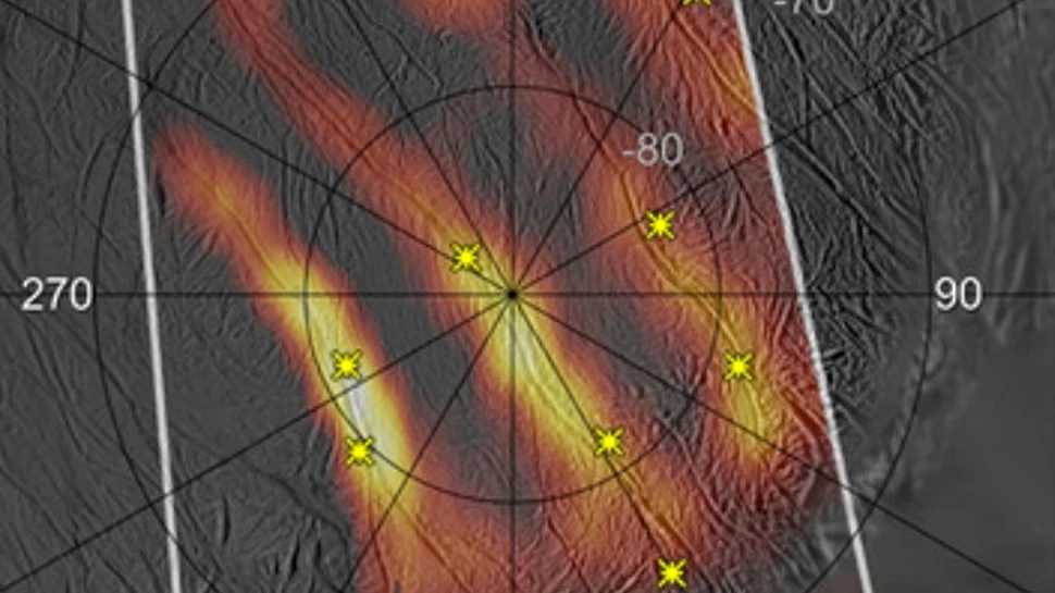 Pe Enceladus s-au descoperit substante organice