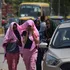 Valurile de căldură închid școlile din India și forțează mii de femei să renunțe la locurile de muncă