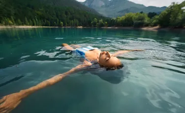 Înotul în ape naturale: libertate sau responsabilitate?