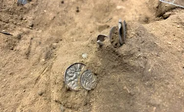 Tezaur dublu de comori vikinge, descoperit lângă fortul lui Harald I al Danemarcei