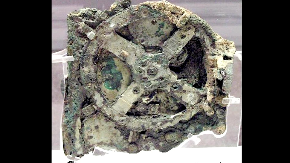 Pe urmele unui artefact fascinant: mecanismul din Antikythera, computerul vechi de două milenii
