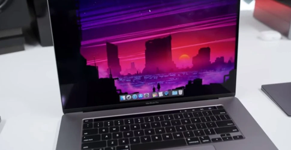 Noul laptop MacBook Pro are ecran mai mare şi tastatură îmbunătăţită