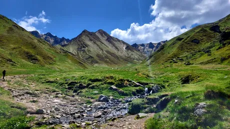 Ce au descoperit oamenii de știință sub vulcanii adormiți din Auvergne?