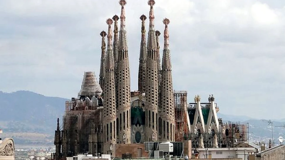 La Sagrada Familia – amenintata de un tunel feroviar
