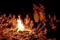 Poveștile spuse la un foc de tabără ar fi declanșat evoluția limbajului uman