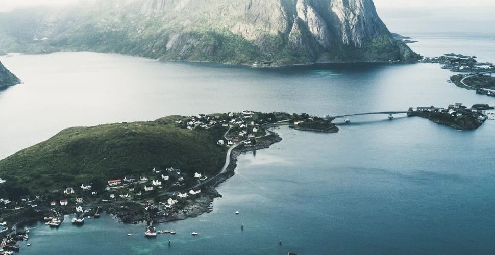 Norvegienii vor construi o autostradă subacvatică, prima de acest fel din lume. Trece printr-un tunel plutitor şi unul construit sub nivelul mării – VIDEO