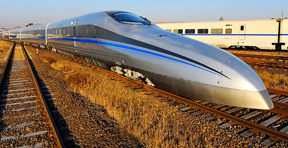 Chinezii testează trenul care circulă cu 500 km/oră (VIDEO)