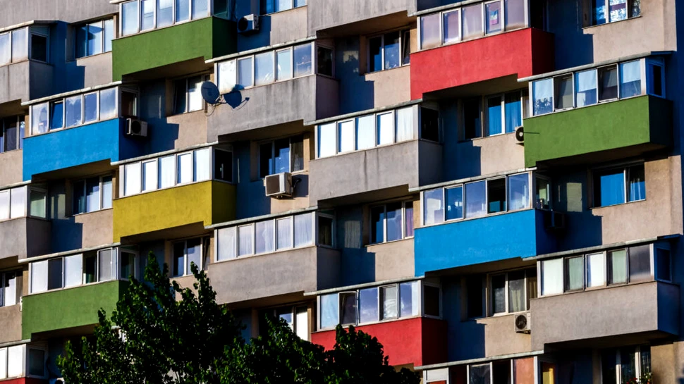 Ce este mai important pentru români: costul unei locuințe sau zona?