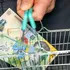 Românii aleg munca la negru din cauza taxelor prea mari, arată un studiu