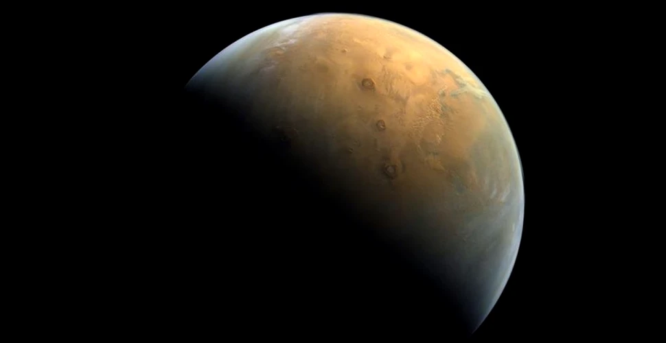 Sonda Hope a trimis prima imagine de pe Marte