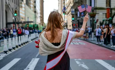 Mii de români au participat la festivalul „Romanian day on Broadway” în New York