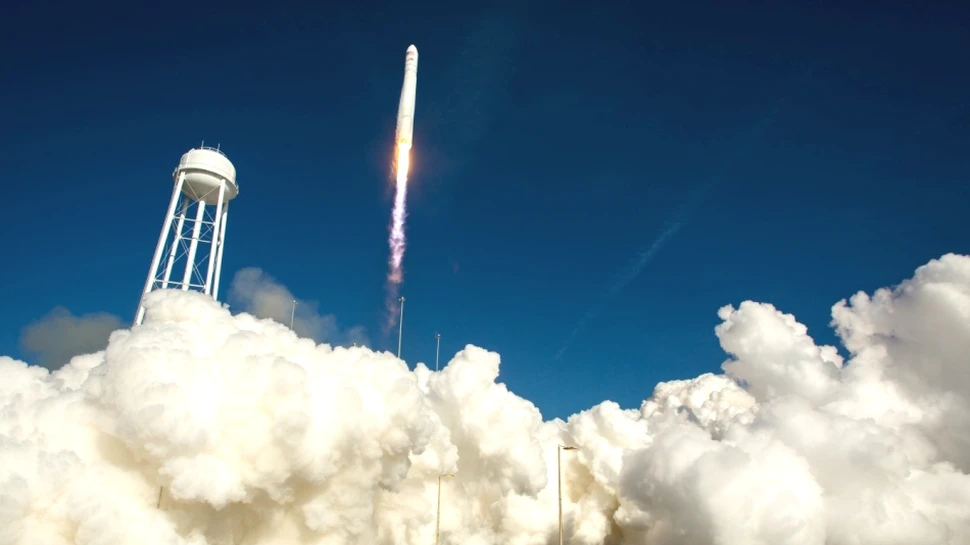Mini-sateliţi şi furnici spaţiale: primul zbor oficial al capsulei Cygnus spre Staţia Spaţială Internaţională