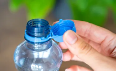 Câte minute de somn pierdem din cauza substanțelor toxice din plastic?