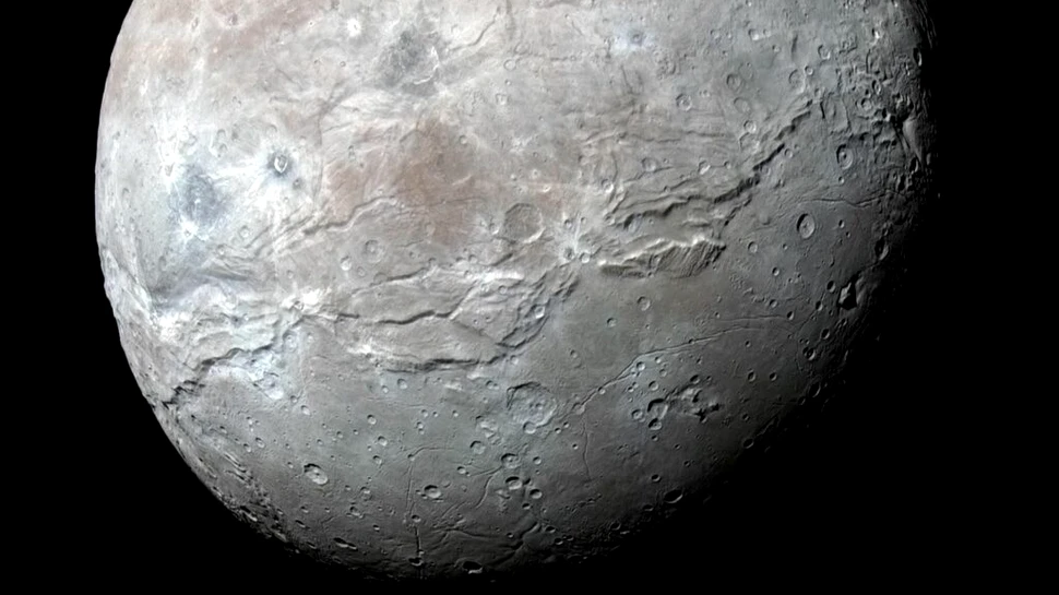 Telescopul Webb a descoperit dioxid de carbon și apă oxigenată pe unul dintre sateliții lui Pluto