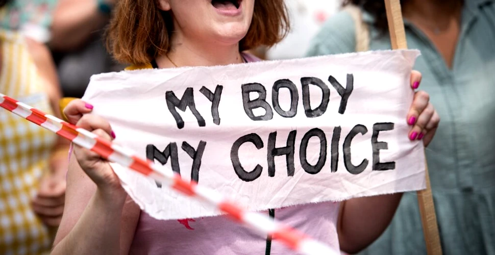 Franța este prima țară din lume care a inclus dreptul la avort în Constituție