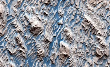 Noi fotografii uluitoare cu suprafața lui Marte dezvăluie trecutul misterios al planetei