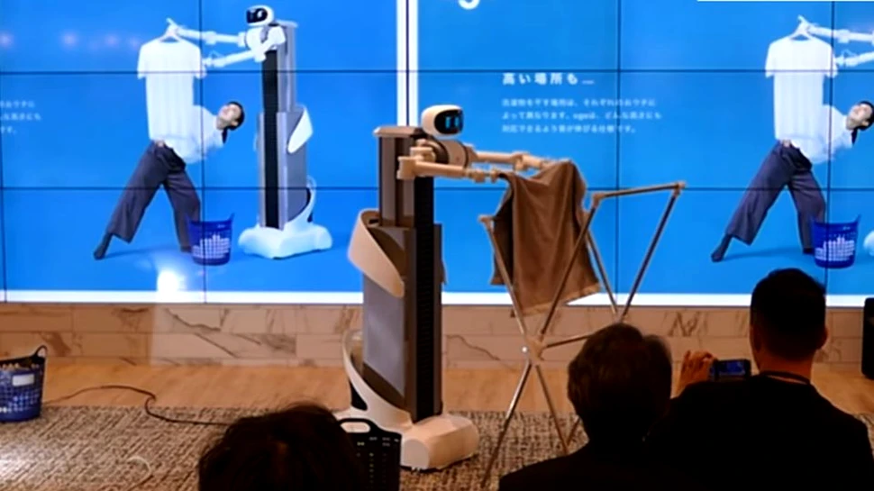 Ugo, robotul care îţi bagă rufele la spălat şi apoi le întinde