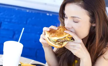 Alimentele de tip fast-food conțin chimicale care perturbă hormonii. De unde provine contaminarea?