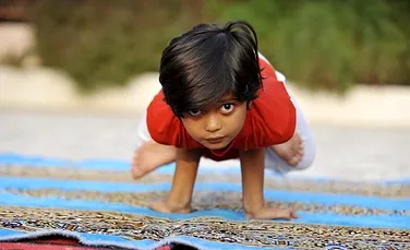Ea este cea mai tânără profesoară de yoga din lume