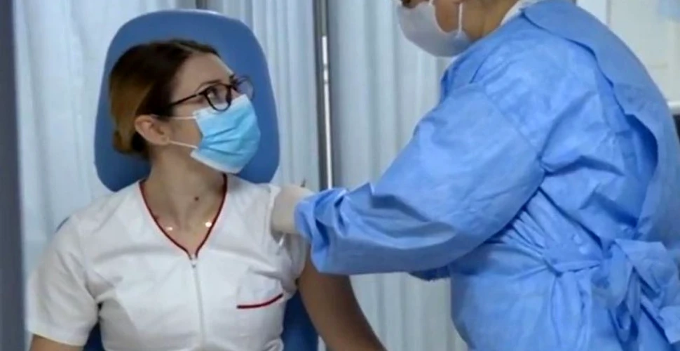 Prima persoană din România vaccinată împotriva COVID-19: Mihaela Anghel, asistentă la Institutul „Matei Balș”