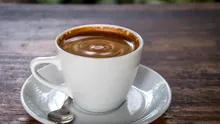 Cafeaua cu ou, cafeaua cu cărbune și alte tradiții care arată cât de diferit este consumată cafeaua în lume