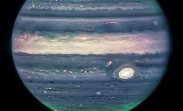 Telescopul Spațial James Webb dezvăluie aurorele spectaculoase de pe Jupiter