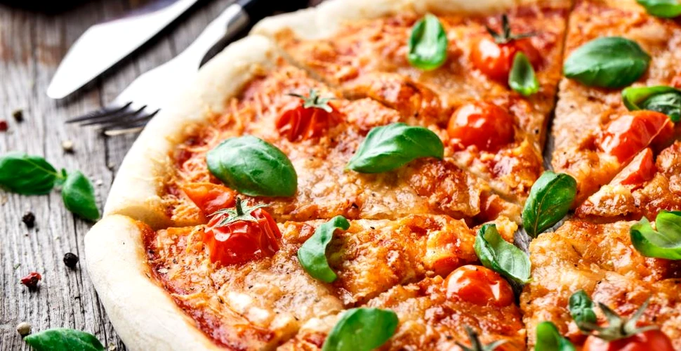 Cum este mai avantajos: o pizza mare sau două medii?