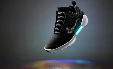 Premieră în accesoriile sport. Un producător a lansat primii pantofi cu şireturi care se strâng singure – FOTO+VIDEO