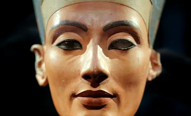 Nefertiti, „frumoasa care, iată, vine”