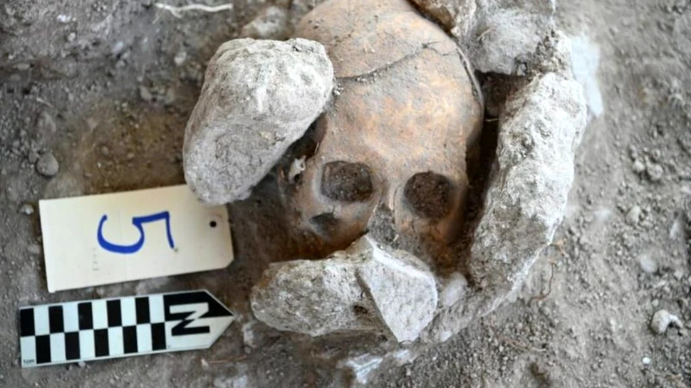 20 de cadavre decapitate au fost descoperite la o piramidă mayașă a morții