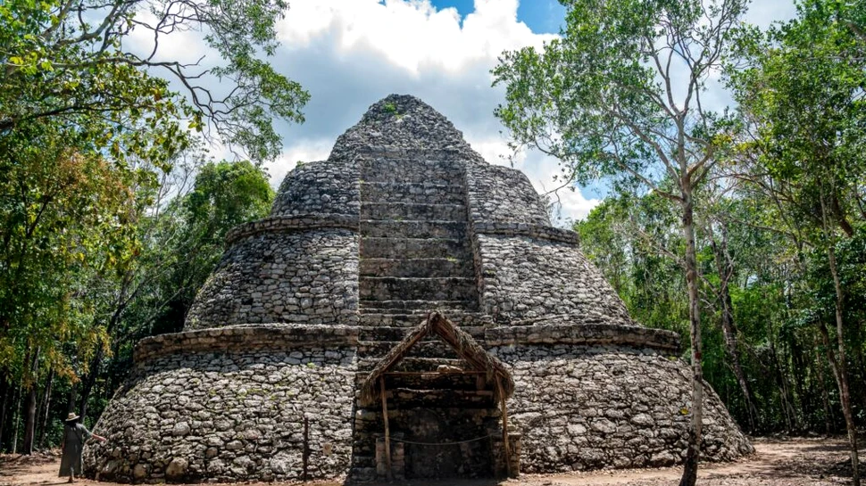 Un monument din calcar, vechi de 1.400 de ani, dezvăluie o rară conducere feminină într-un oraș mayaș antic