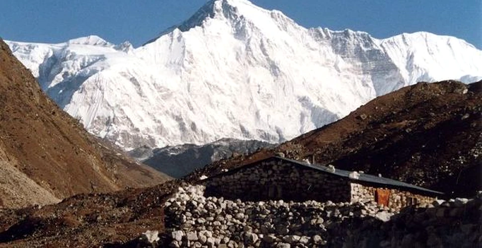 Români în Himalaya: o echipă de patru tineri alpinişti porneşte să cucerească Zeiţa de Turcoaz
