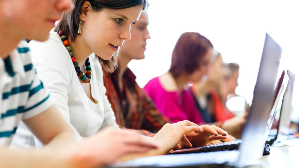 Generaţia Z: două miliarde de tineri „mutanţi”, în simbioză cu universul digital