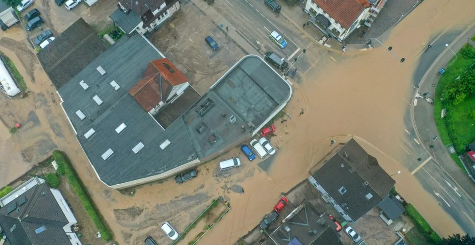 Zeci de persoane dispărute şi case prăbuşite din cauza ploilor abundente în Germania
