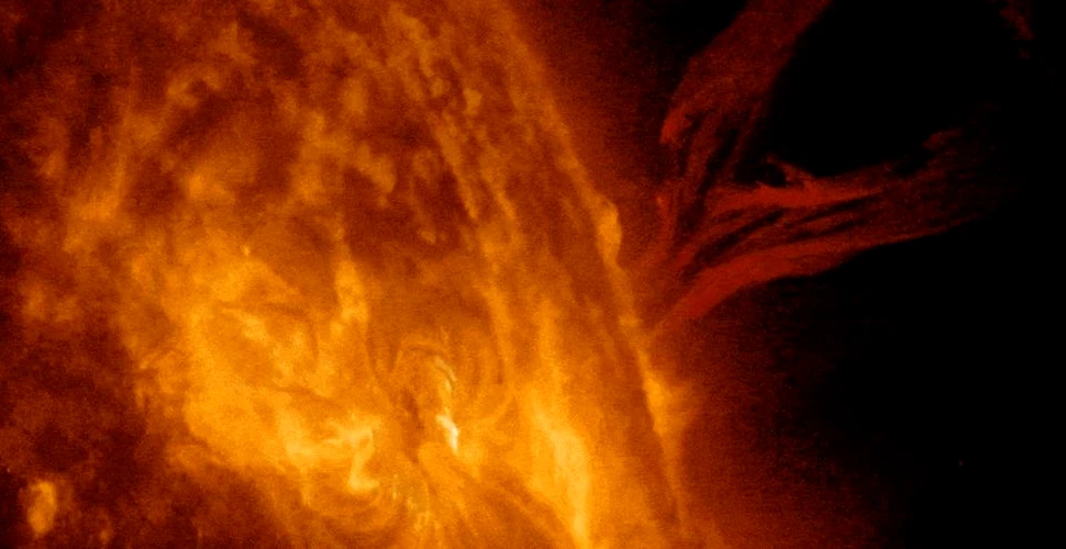 O explozie spectaculoasă a fost observată de astronomii NASA pe suprafaţa Soarelui – FOTO