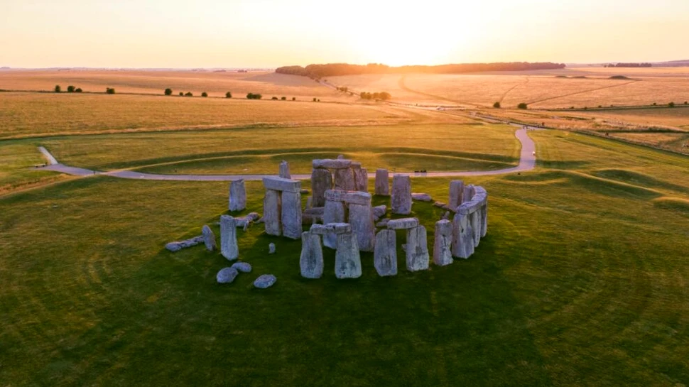 Test de cultură generală. Cât de vechi este Stonehenge?