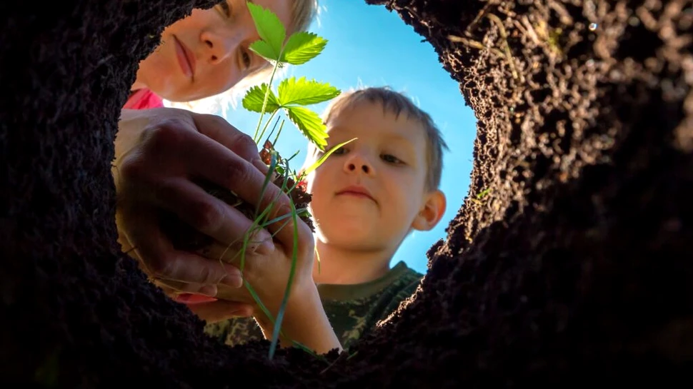 Ceva minunat se întâmplă în creierul mamelor și al copiilor atunci când se joacă împreună