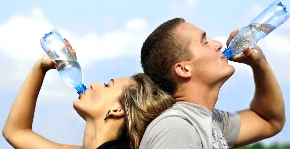 Consumul de lichide în exces poate provoca afecţiuni grave. Un nou studiu contrazice recomandările medicilor