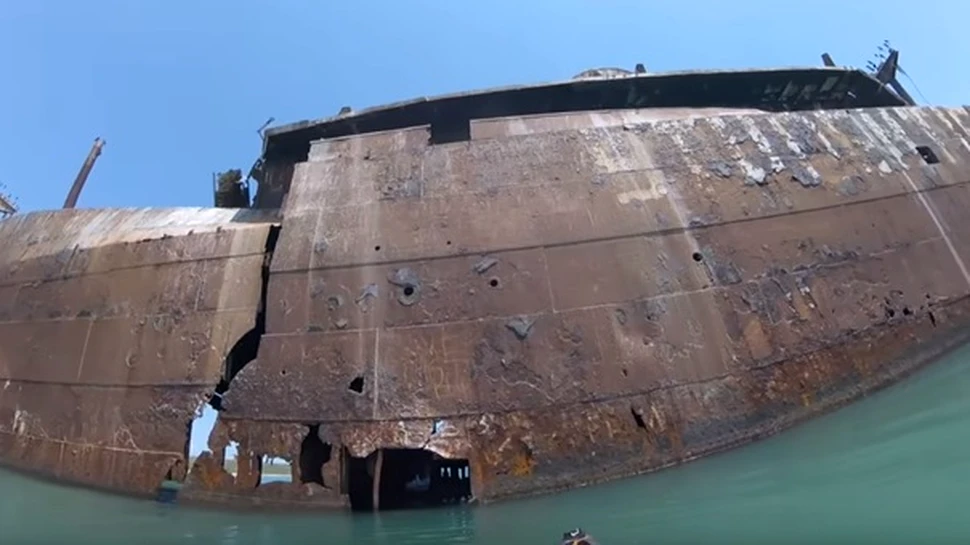 Cum arată interiorul celebrei epave „Evanghelia” din Costineşti. Imagini cum nu aţi mai văzut cu celebrul vas