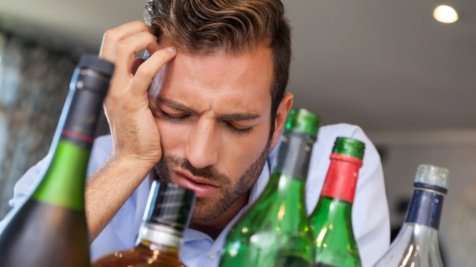 Consumul frecvent de alcool poate afecta pe termen lung masa osoasă a tinerilor