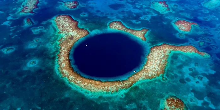 Un fenomen îngrijorător se petrece în Marea Groapă Albastră din Belize