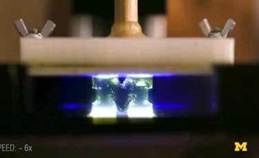 Revoluţie în tehnologia imprimantelor 3D: cu ajutorul luminii se poate printa de 100 de ori mai rapid